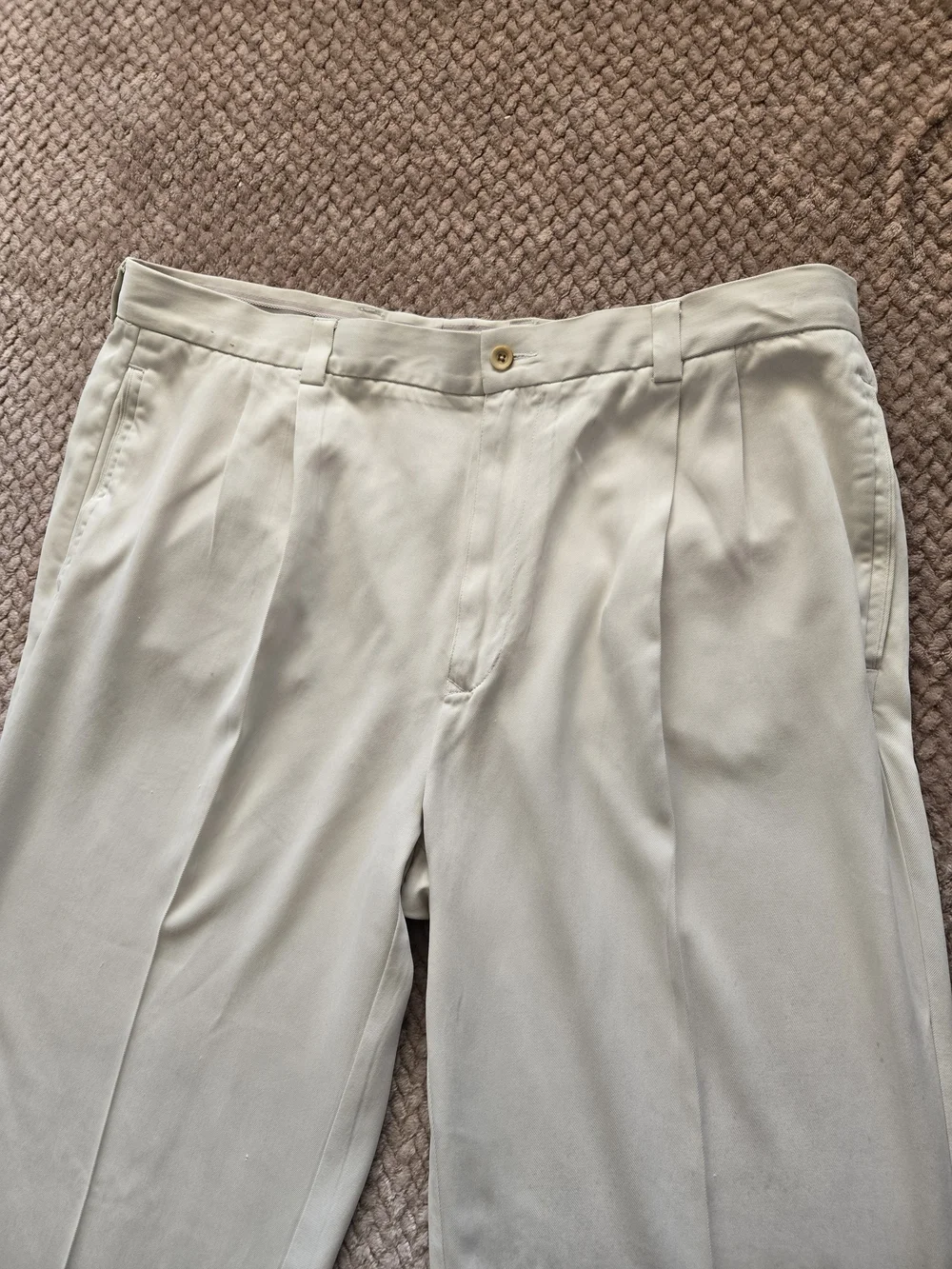 Tommy Bahama 40x30 100% Silk Ivory Pleated Pants